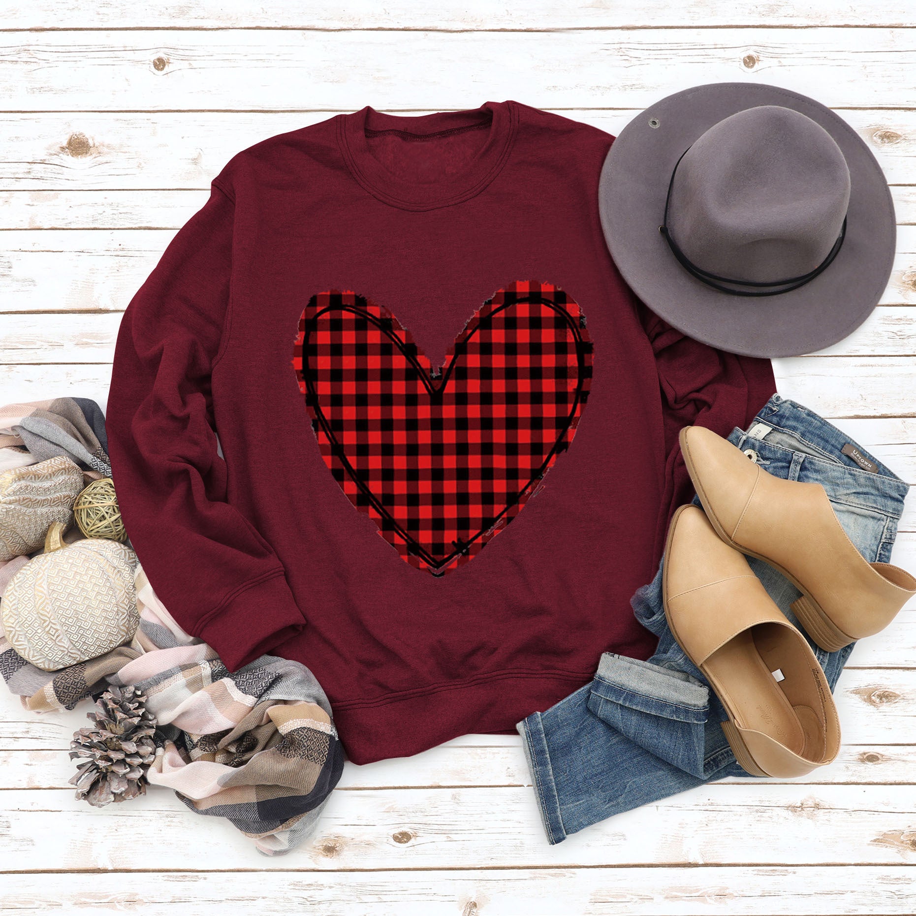 Wholesale Valentine's Day women's clothing autumn and winter plaid love printed casual sweater